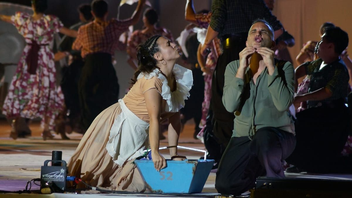 La Fiesta Nacional de la Vendimia tiene su Acto Central que es un espectáculo donde convergen múltiples disciplinas artísticas. Diego Gareca encabezará este jueves el acto de apertura de sobres con las propuestas. La Fiesta Nacional de la Vendimia tiene su Acto Central que es un espectáculo donde convergen múltiples disciplinas artísticas. Diego Gareca encabezará este jueves el acto de apertura de sobres con las propuestas.