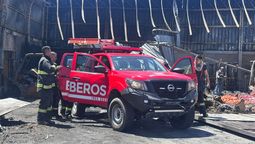 Los chispazos de una amoladora provocaron un nuevo incendio en los galpones de la Feria de Guaymallén.  Los chispazos de una amoladora provocaron un nuevo incendio en los galpones de la Feria de Guaymallén.