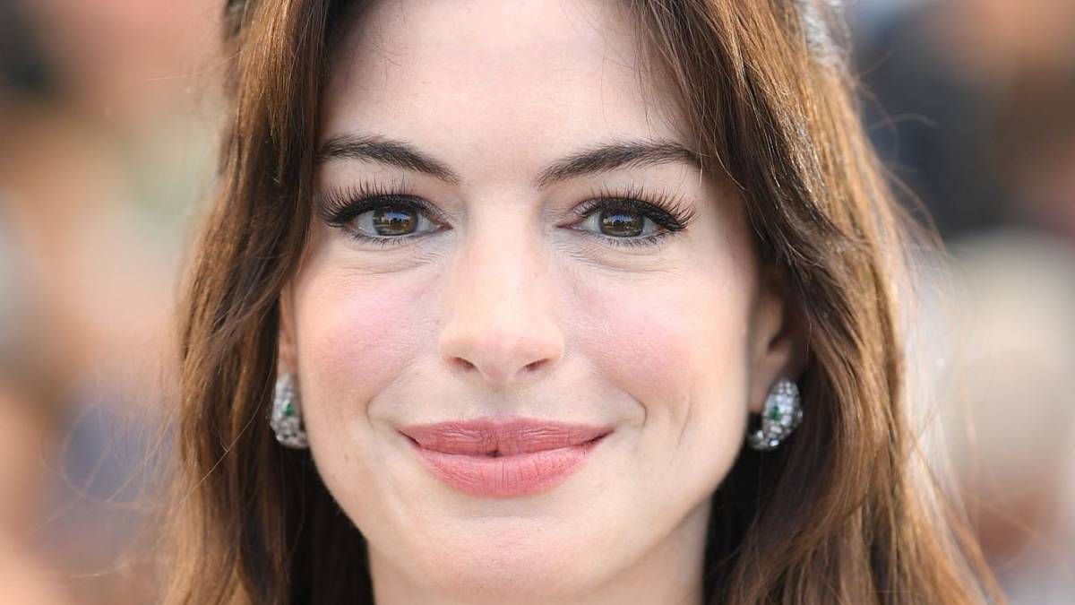 Anne Hathaway brilla en Netflix con Su último deseo.