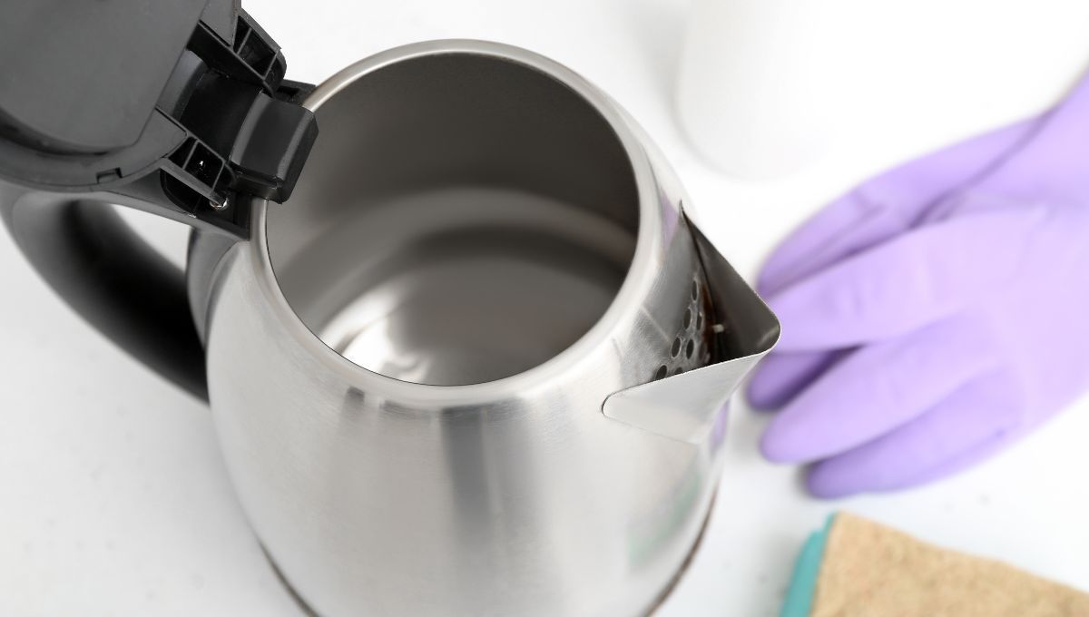 El vinagre blanco, el limón y el bicarbonato de sodio sirven para limpiar la pava eléctrica. El vinagre blanco, el limón y el bicarbonato de sodio sirven para limpiar la pava eléctrica. 