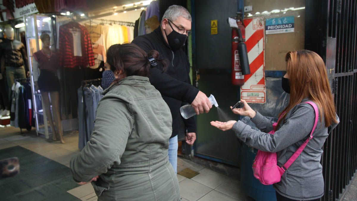 Más de 900 fueron los nuevos casos de Covid registrados este miércoles en Mendoza.