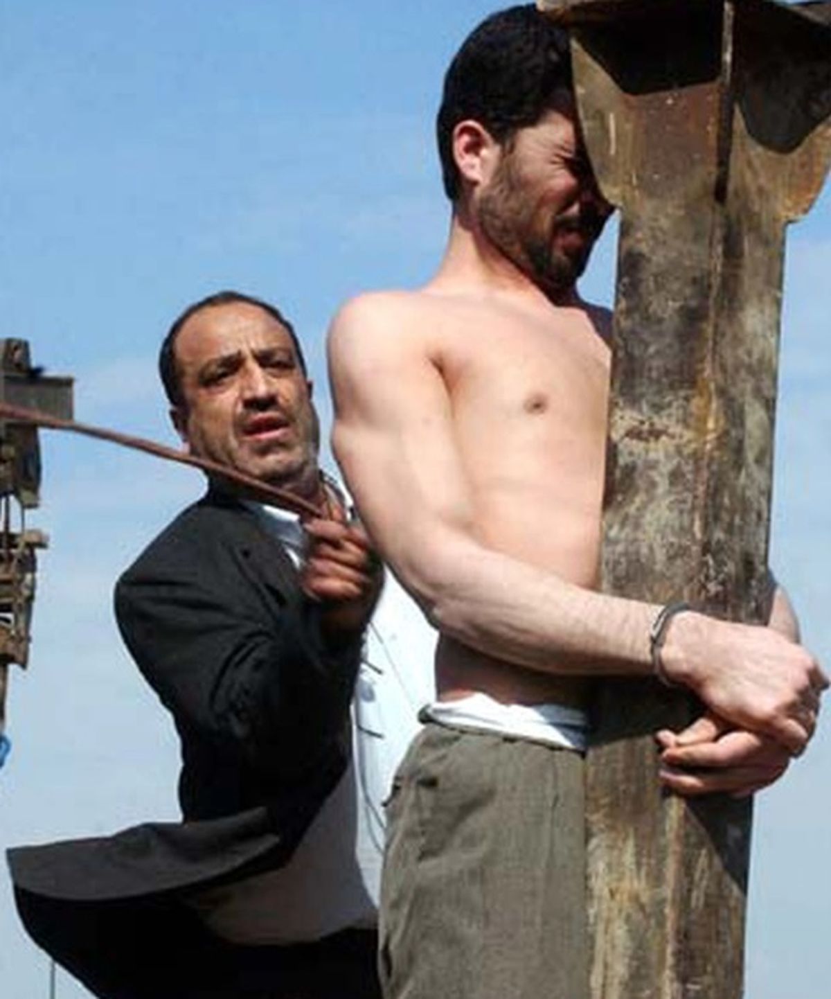 El llamado vampiro del desierto, asesino de niños en irán, fue azotado antes de ser ejecutado