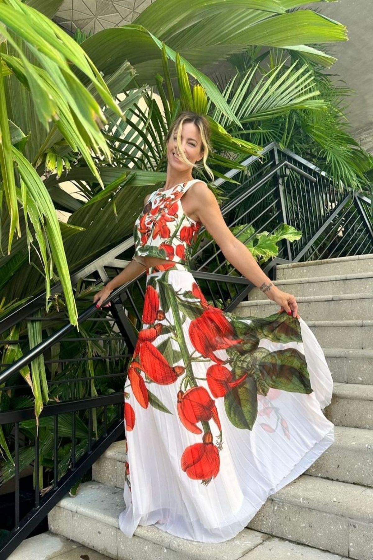 Rocío Guirao Díaz revoluciona Miami con el vestido estampado que arrasará esta temporada. Rocío Guirao Díaz revoluciona Miami con el vestido estampado que arrasará esta temporada.