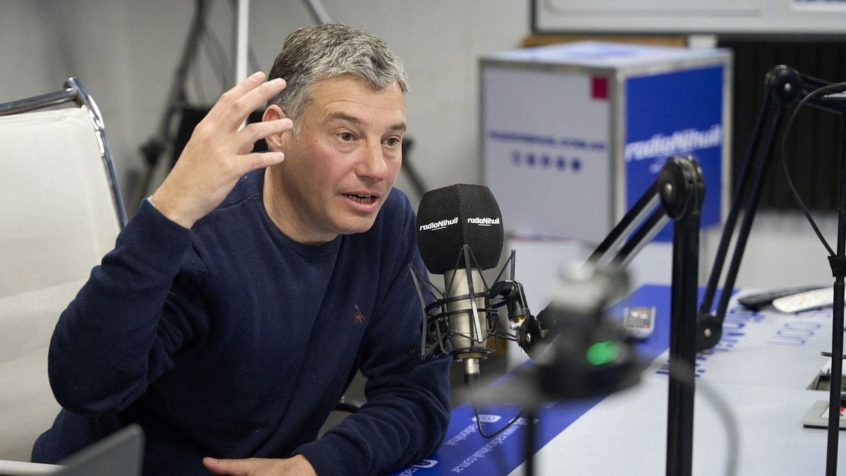 A Maximiliano Viale se lo escuchará en el aire de Radio Nihuil desde el lunes 23 de febrero. A Maximiliano Viale se lo escuchará en el aire de Radio Nihuil desde el lunes 23 de febrero.
