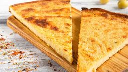 Recetas: fainá, el pan de garbanzos para acompañar la pizza. Foto: gentileza infobae.