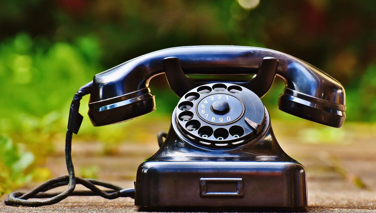 Quien tenga un viejo teléfono en casa