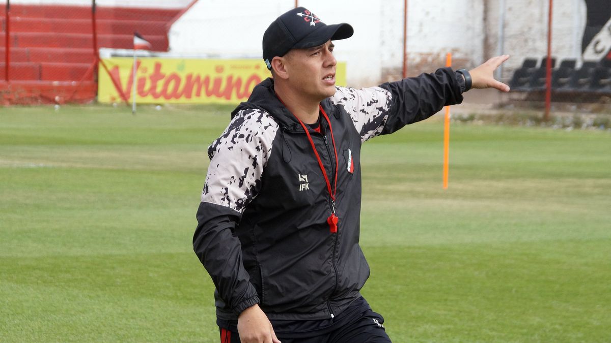 Luis García está metido en el choque con Estudiantes en Río Cuarto. Luis García está metido en el choque con Estudiantes en Río Cuarto.
