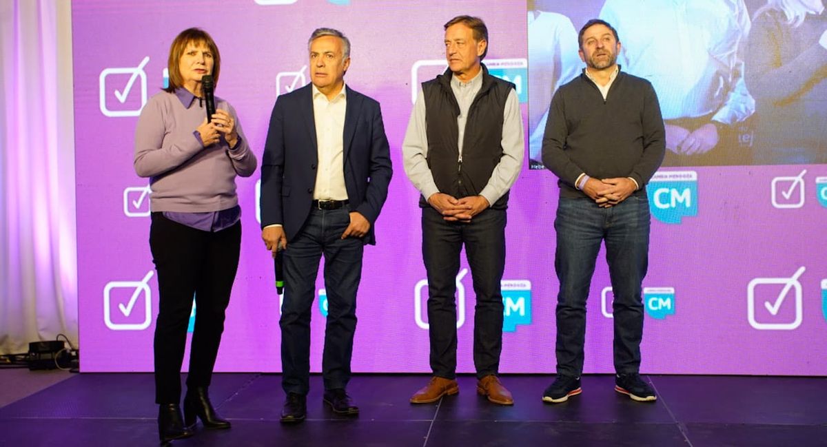 Patricia Bullrich, la que mejor cosecha sacó en la lista de Cambia Mendoza. Patricia Bullrich, la que mejor cosecha sacó en la lista de Cambia Mendoza.