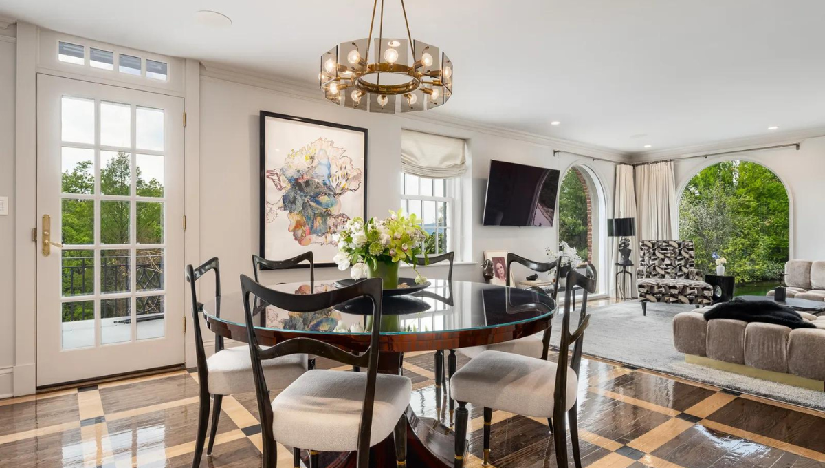 Cómo es la mansión que Catherine Zeta-Jones y Michael Douglas venden en Nueva York. Cómo es la mansión que Catherine Zeta-Jones y Michael Douglas venden en Nueva York.