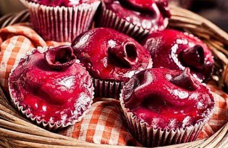 Una casa de tortas y un sitio turístico festejaron el 14 de febrero de una manera muy particular