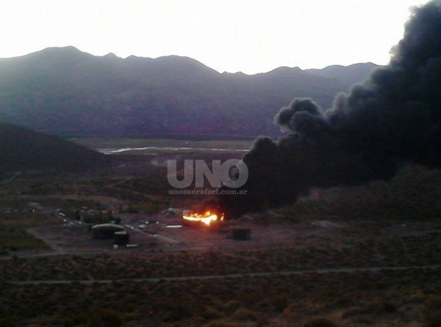 El incendio del depósito de combustible en imágenes de video