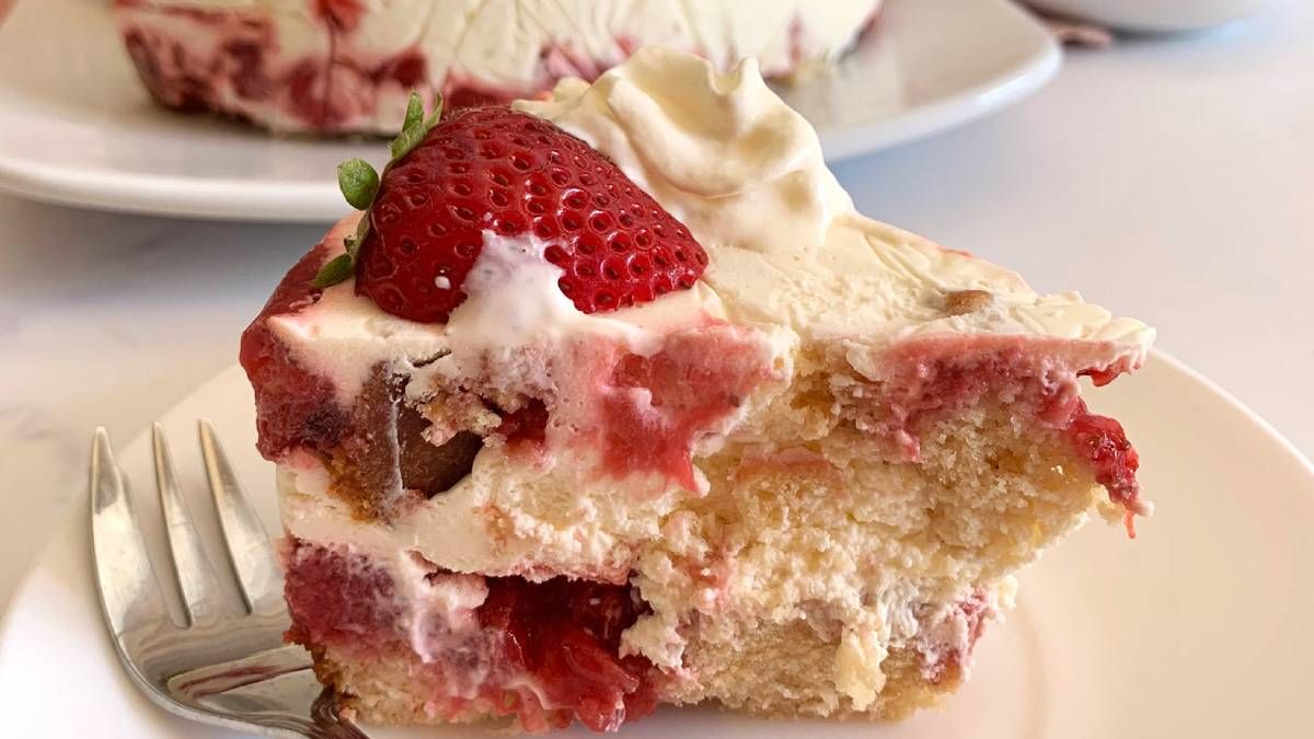 Recetas: torta helada de merenguitos y frutos rojos. Foto: gentileza lomismoperosano.