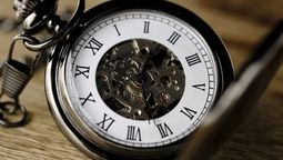 Por qué hay relojes donde el 4 en números romanos se escribe IIII y no IV