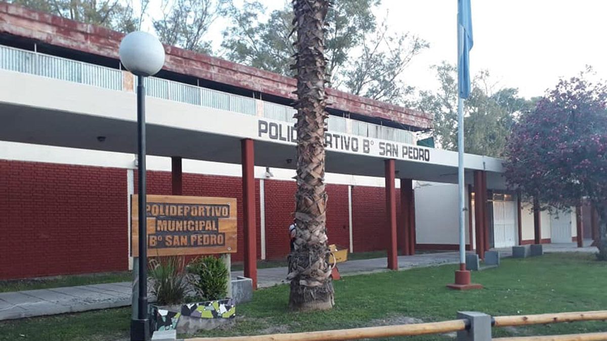 La Municipalidad de San Martín busca transfromar un gimnasio de barrio en oficinas y los vecinos comenzaron a organizar una pueblada