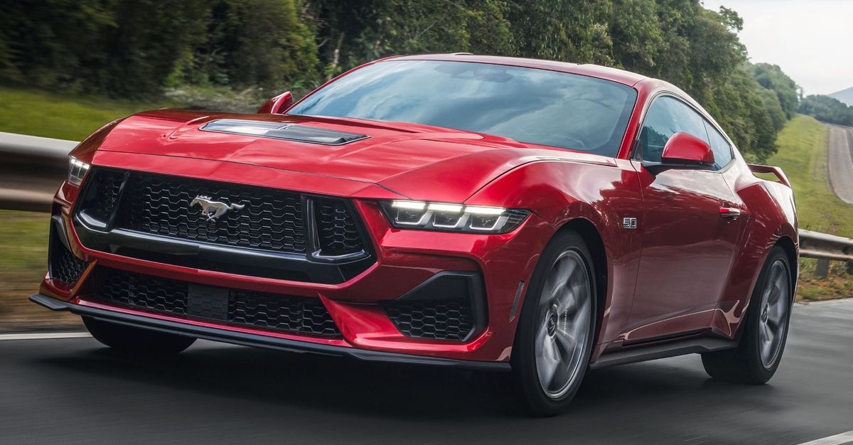 El Ford Mustang tuvo una baja superior al 27%. El Ford Mustang tuvo una baja superior al 27%.