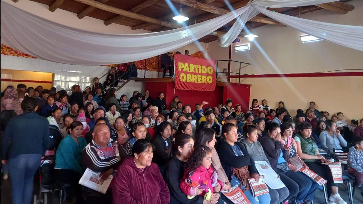 A unas 200 personas convocó el Partido Obrero Mendoza en su primera charla territorial. Allí habló el referente Víctor Da Vila.