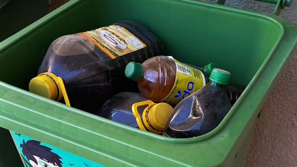 Soto explicó que hay lugares donde tiran cualquier cosa en los contenedores y hay otros, donde los cuidan más y funcionan muy bien. Soto explicó que hay lugares donde tiran cualquier cosa en los contenedores y hay otros, donde los cuidan más y funcionan muy bien.