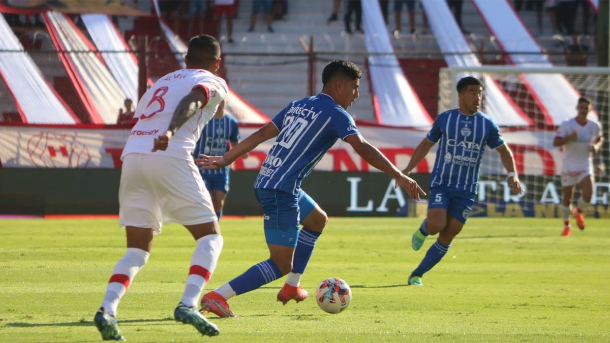 Cinco goles de Independiente a Huracán en el Tomás Adolfo Ducó