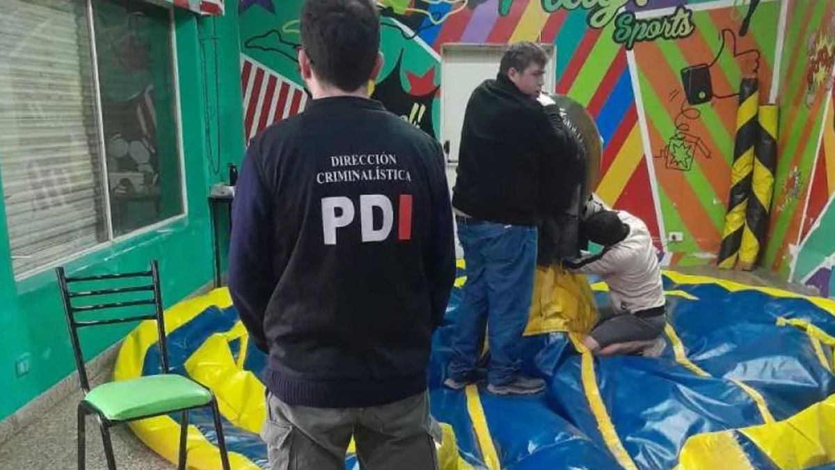 Personal policial de Criminalística se presentó en el local de Venado Tuerto para realizar las pericias Personal policial de Criminalística se presentó en el local de Venado Tuerto para realizar las pericias