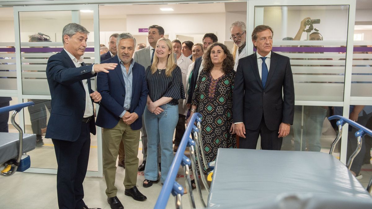 El gobernador electo Alfredo Cornejo en la inauguración de la nueva guardia del Hospital El Carmen. El gobernador electo Alfredo Cornejo en la inauguración de la nueva guardia del Hospital El Carmen.