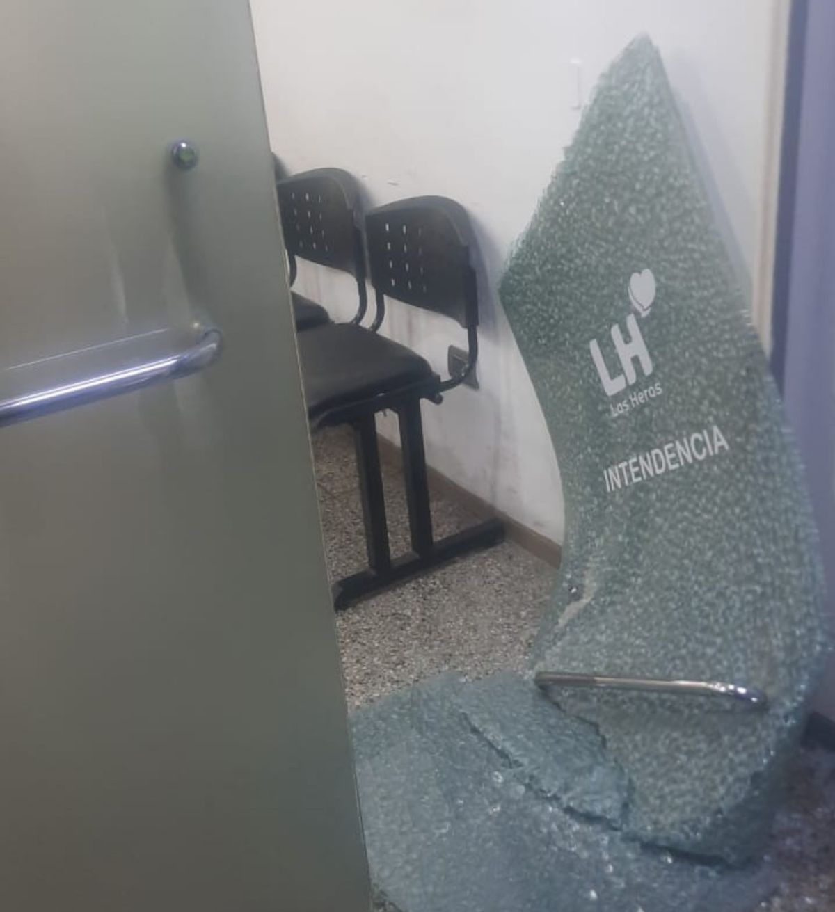 Durante la jornada se registraron algunos destrozos. Durante la jornada se registraron algunos destrozos. 