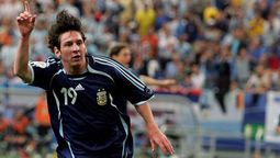 Lionel Messi tuvo su debut mundialista con la Selección argentina en 2006.