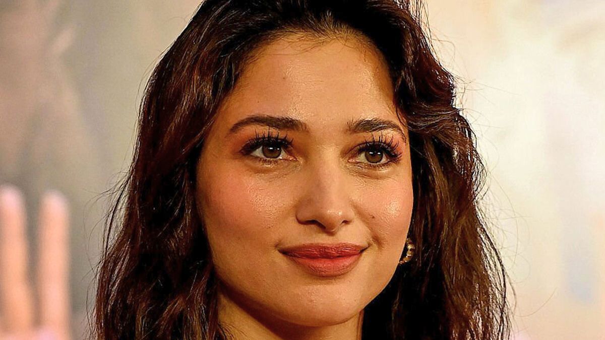 La actriz Tamannaah Bhatia interpreta a Kamini Singh en la película de Netflix.
