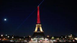 Varios monumentos europeos se iluminaron con los colores belgas
