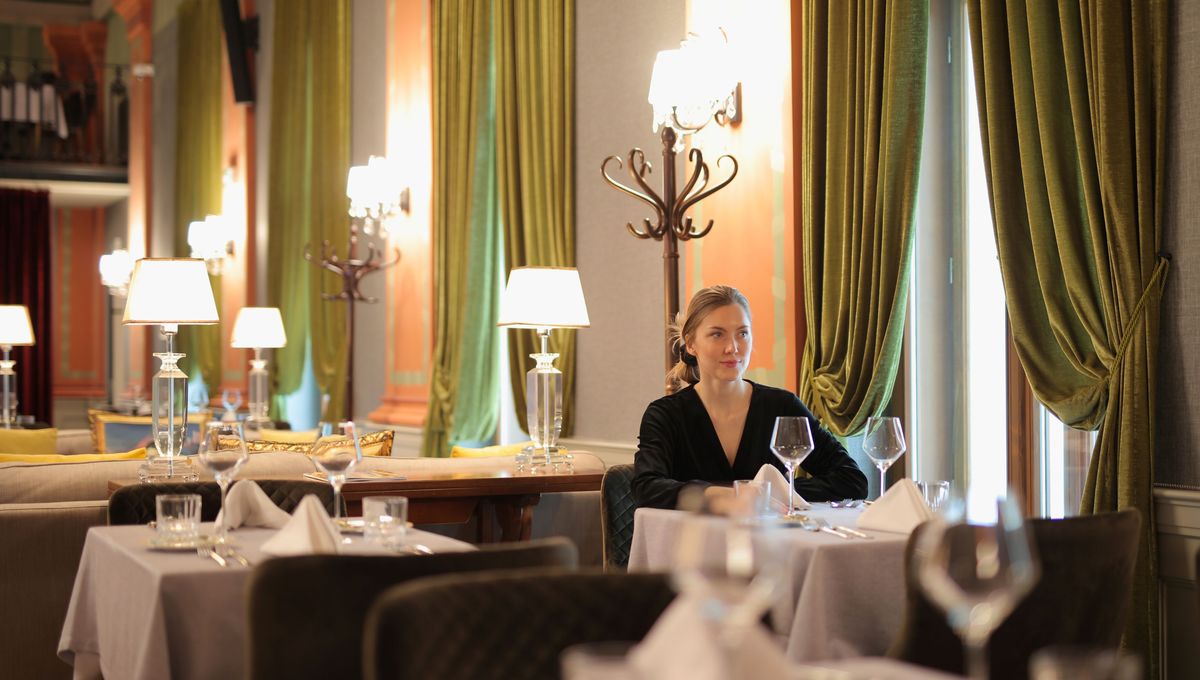 Estar a solas con uno mismo es una oportunidad para poner en práctica el autoconocimiento. Estar a solas con uno mismo es una oportunidad para poner en práctica el autoconocimiento. 