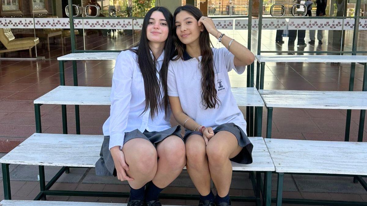Juana (derecha) dice que aún le falta conocer más sobre las votaciones, pero que va por buen camino gracias a la ayuda de su familia. Juana (derecha) dice que aún le falta conocer más sobre las votaciones, pero que va por buen camino gracias a la ayuda de su familia.
