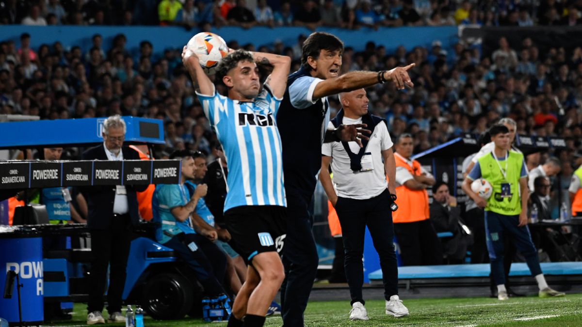 Lapidario. Para Gustavo Costas "las finales no se juegan, se ganan". Racing quiere ganar un título internacional después de 36 años de sequía. Lapidario. Para Gustavo Costas "las finales no se juegan, se ganan". Racing quiere ganar un título internacional después de 36 años de sequía.