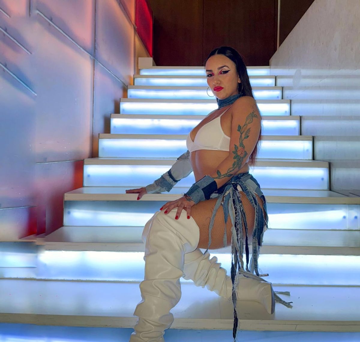 A Eve le gusta mucho ser modelo de fotografía erótica, es una de las actividades que realiza en Dubái A Eve le gusta mucho ser modelo de fotografía erótica, es una de las actividades que realiza en Dubái