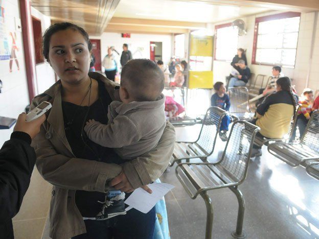 Su bebé tiene hidrocefalia y se quedó sin ser atendido
