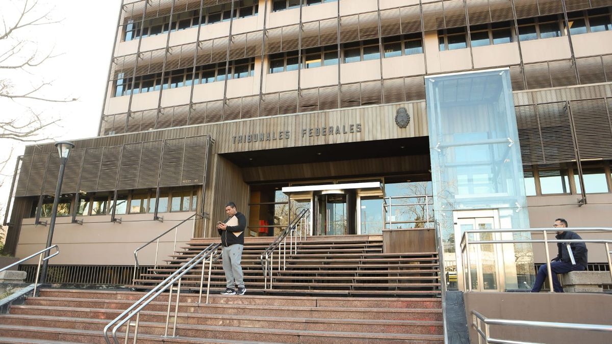 El tráfico de metanfetamianas se investiga en la Justicia Federal. El tráfico de metanfetamianas se investiga en la Justicia Federal.