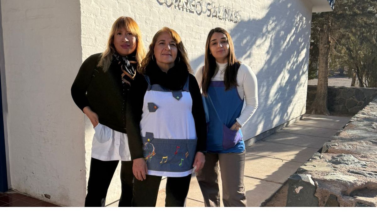 Mónica y sus compañeras, Itzia y Cecilia. Mónica y sus compañeras, Itzia y Cecilia.