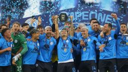 Uno de los jugadores de Belgrano se quedó sin su medalla de campeón.