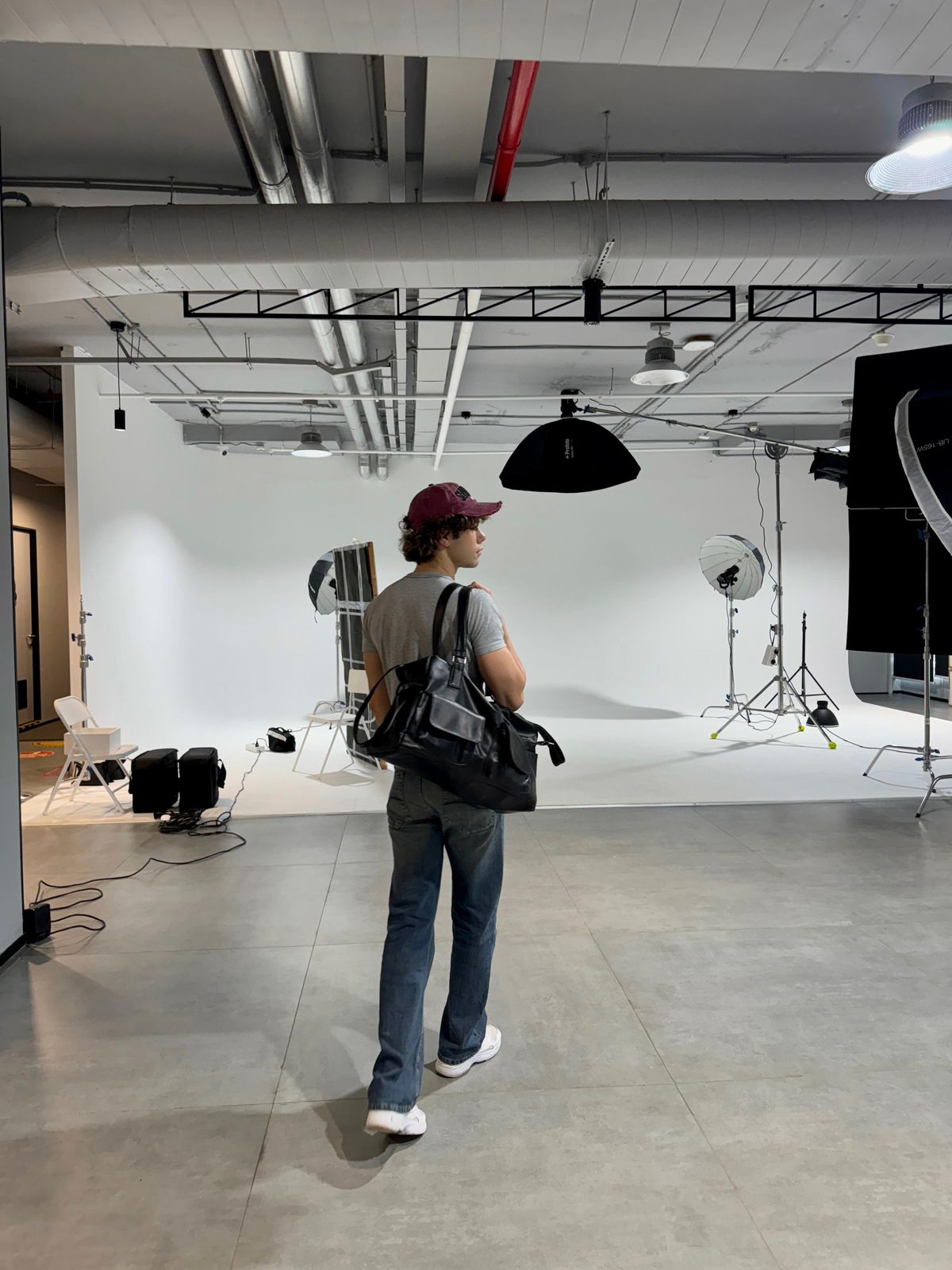 Bebo Godoy en el back de una de las tantas campañas gráficas que realizó para reconocidas marcas de ropa. Bebo Godoy en el back de una de las tantas campañas gráficas que realizó para reconocidas marcas de ropa.