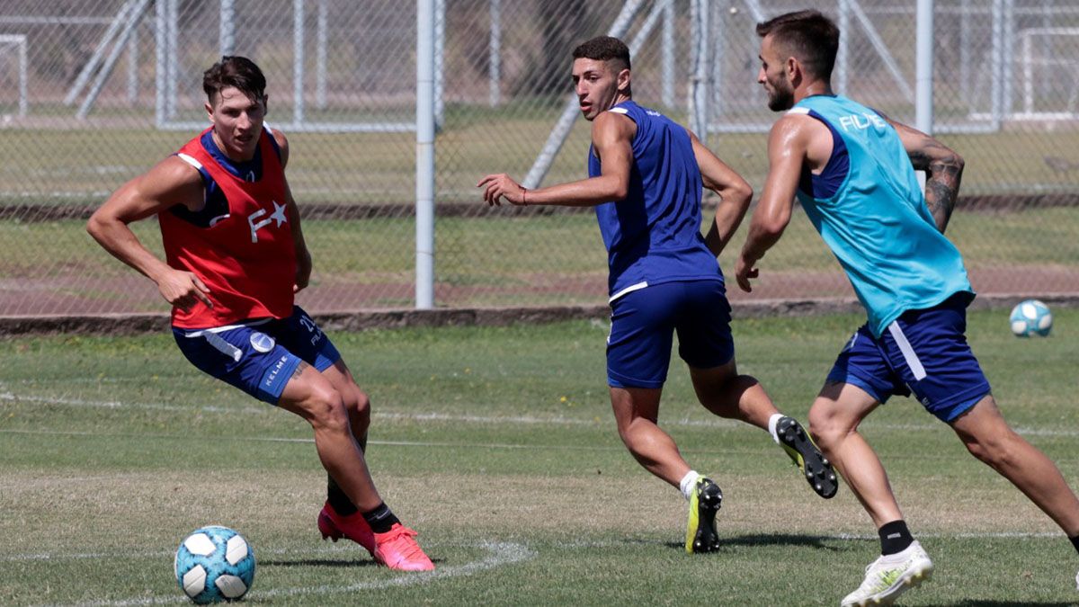 La práctica tombina se interrumpió por la presencia de algunos hinchas.
