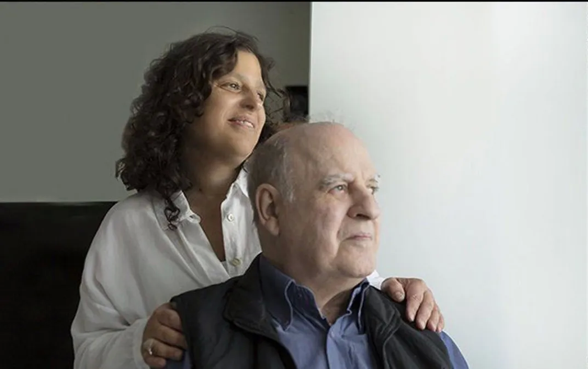 Julieta Collombo junto a su tío Quino.