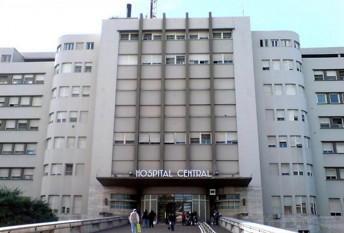 En el Hospital Central desde fines de julio se cobra la atención médica a extranjeros.