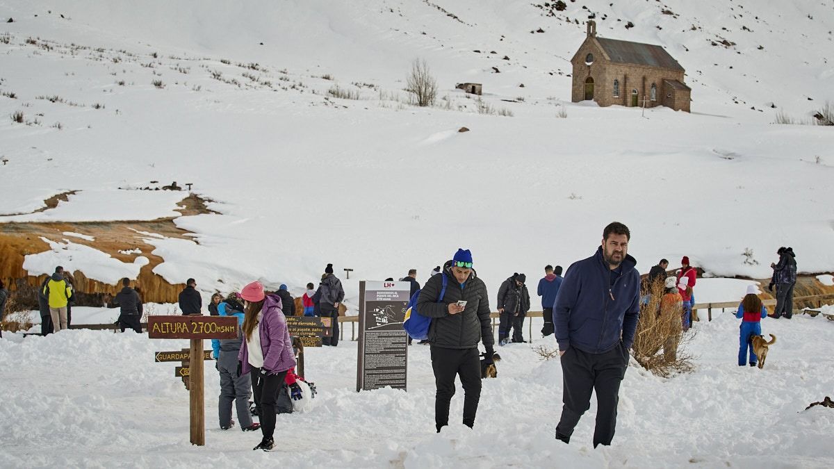 Mendocinos y turistas disfrutaron de la nieve parte del fin de semana largo en la alta montaña. Mendocinos y turistas disfrutaron de la nieve parte del fin de semana largo en la alta montaña.