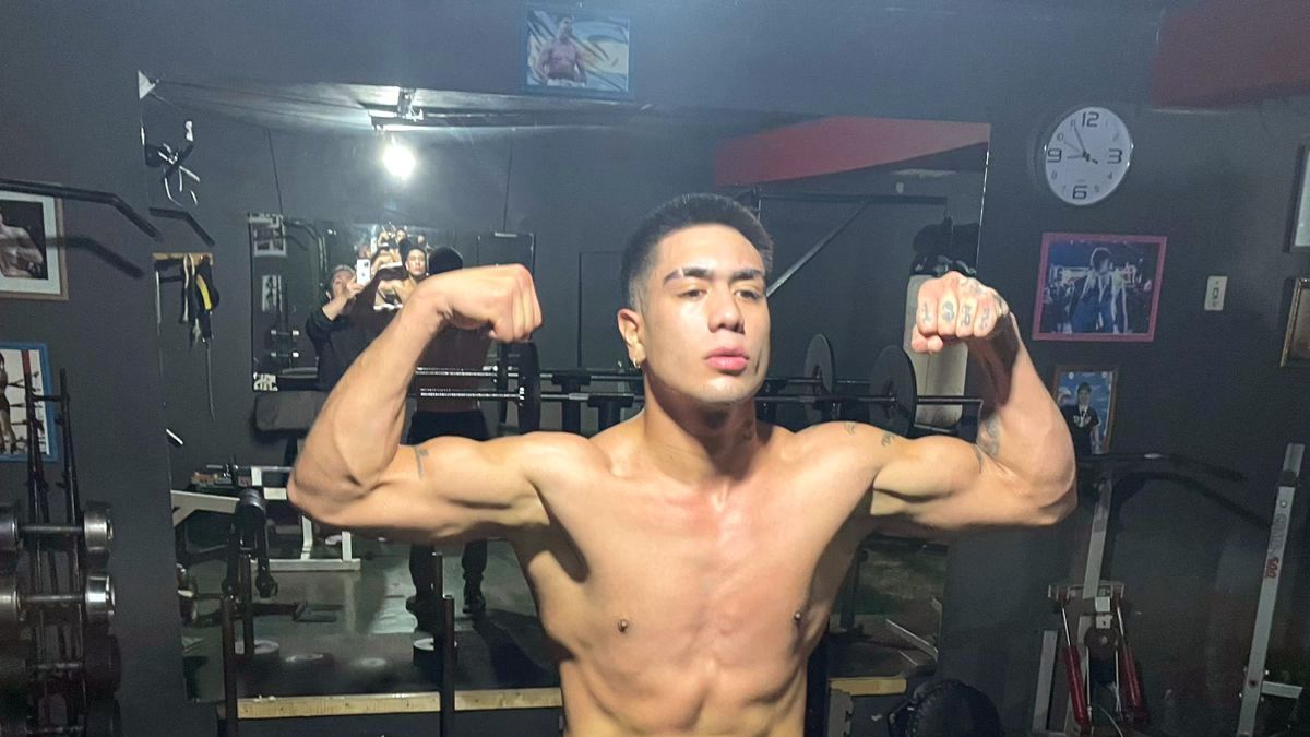 Marco García se afila en el gimnasio de su papá, en Malargüe, para buscar el título Latino superwelter OMB este sábado.