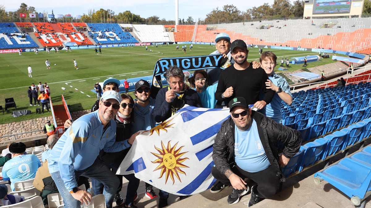 Uruguay trajo muchos hinchas a Mendoza para disfrutar del Mundial Sub 20