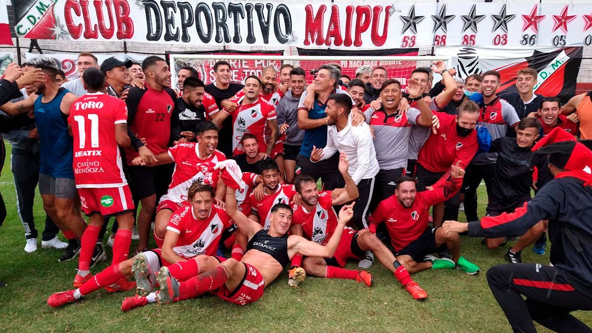 Deportivo Maipú logró el ascenso a la Primera Nacional. (Fotos Martín Pravata/UNO).