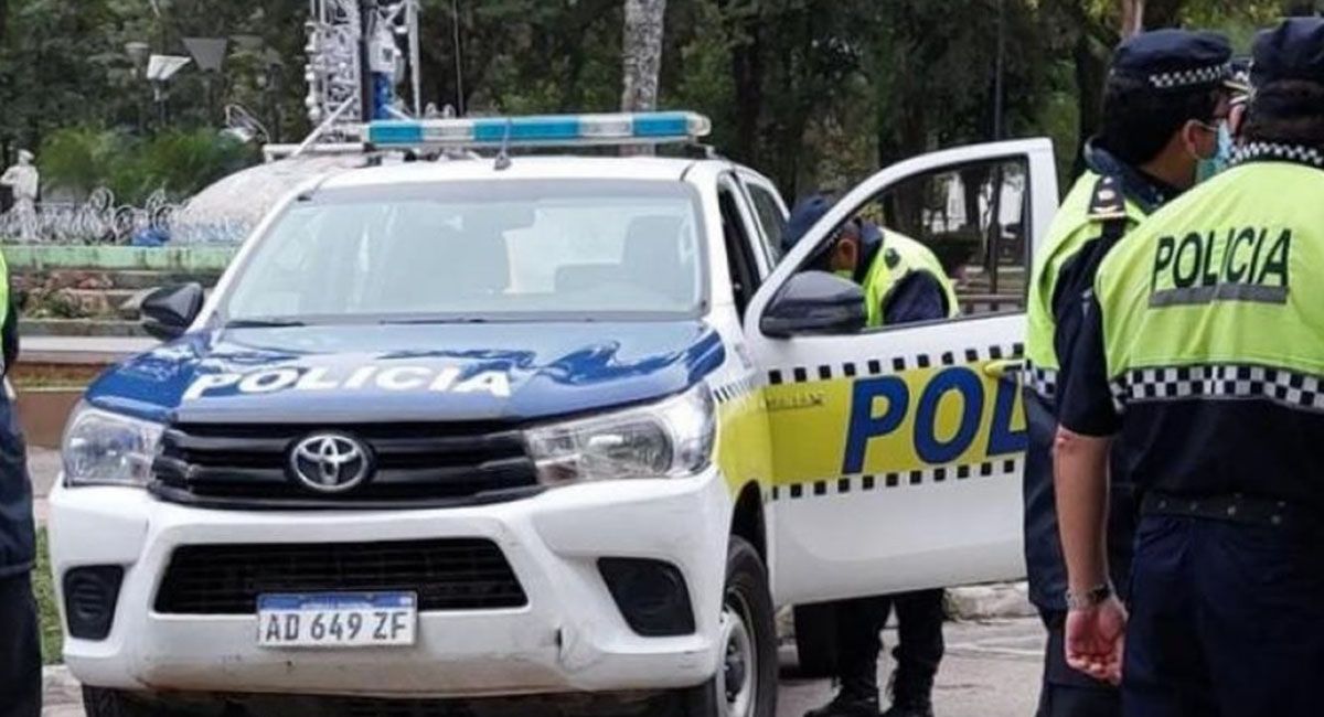 Violento ataque: subió a un taxi, simuló ser pasajero y ahorcó al conductor para robarle el auto