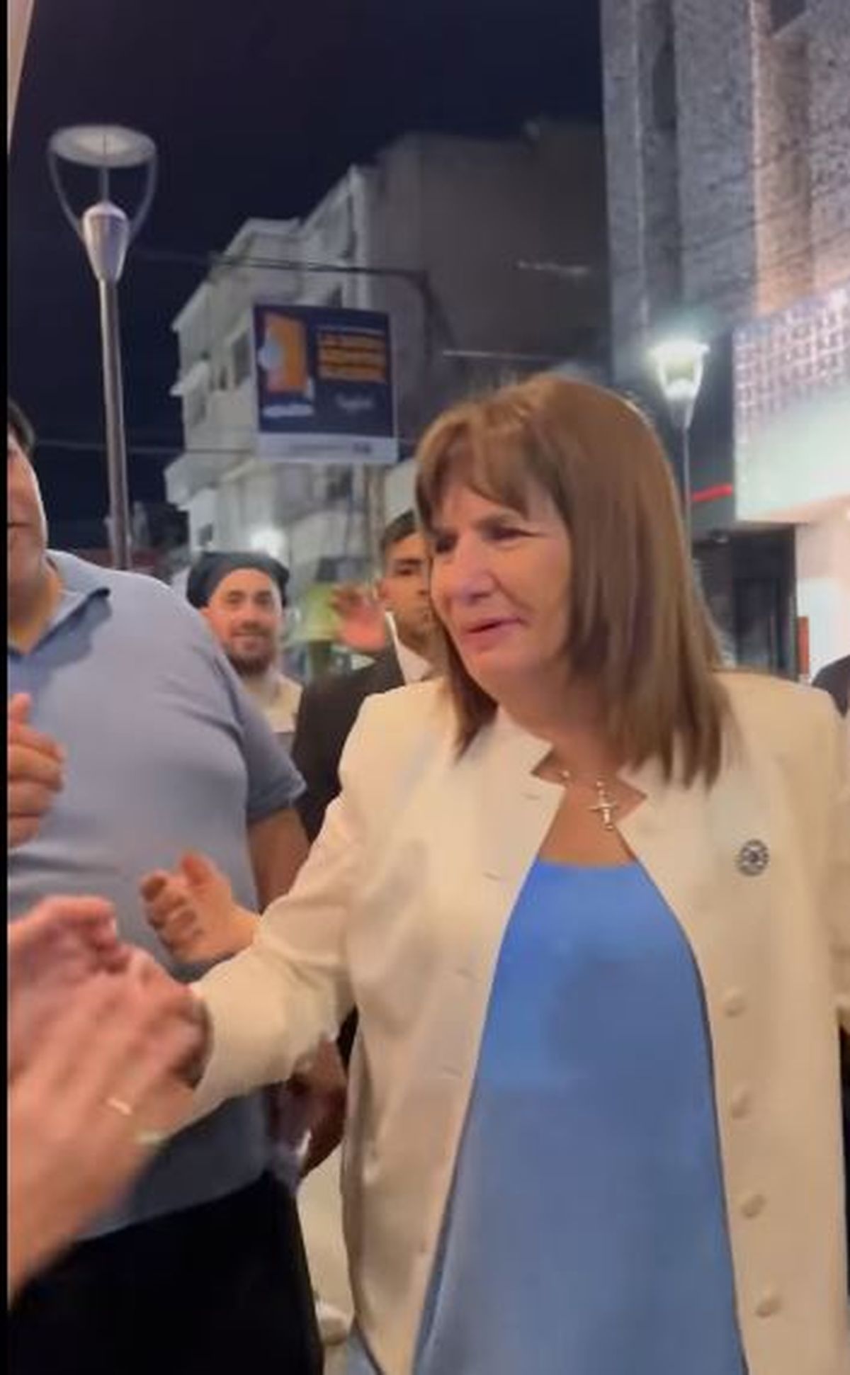 Patricia Bullrich recibió saludos cuanto terminó el debate.