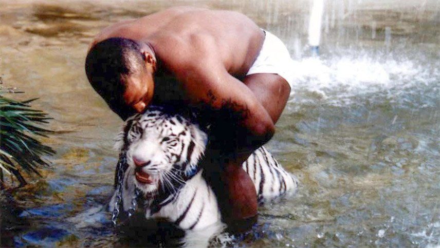 Mike Tyson contó la escalofriante historia de su tigre, que le arrancó el brazo a una chica