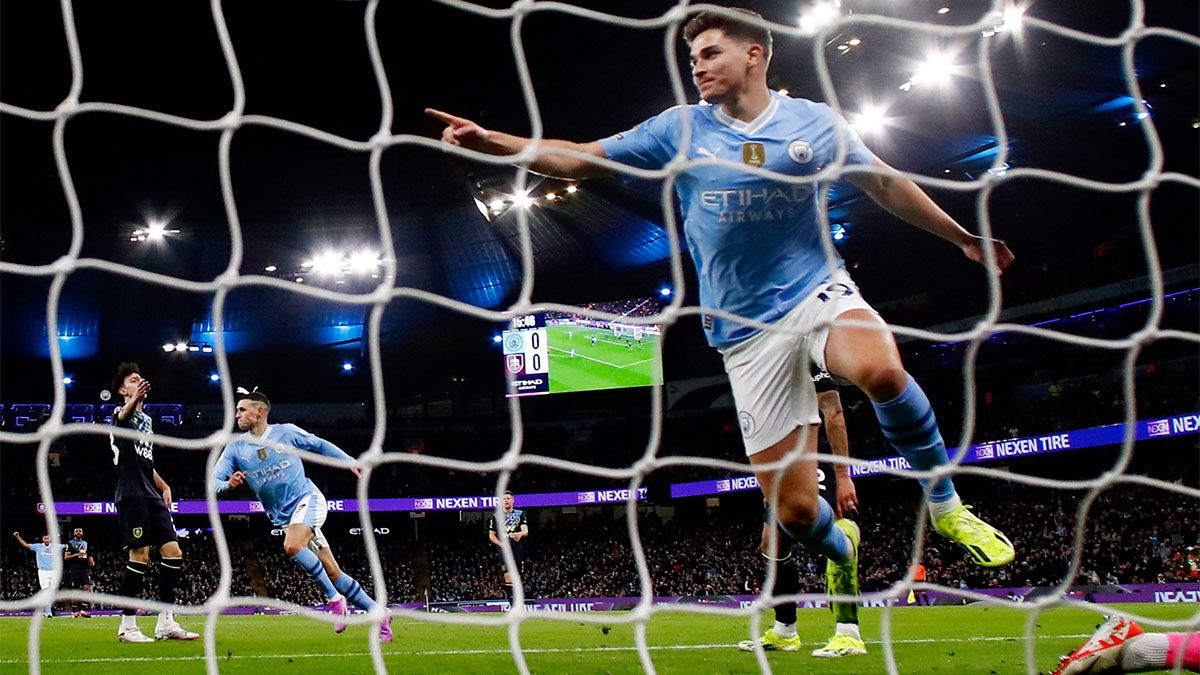 Julián Álvarez festeja. Julián Álvarez festeja.