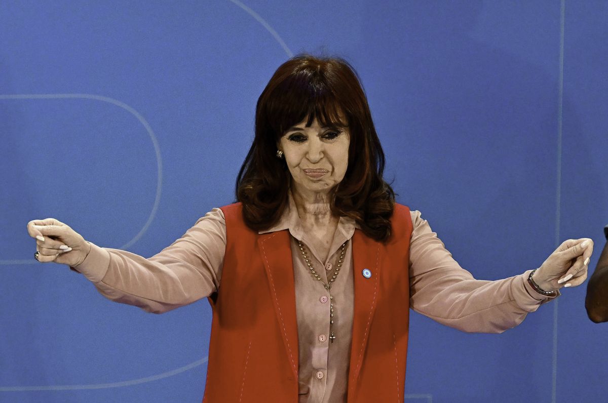 Cristina Kirchner acusó al gobierno de Javier Milei de arrugar en materia de política cambiaria.