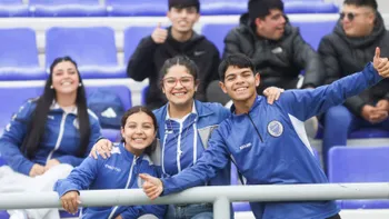 Los hinchas de Godoy Cruz festejaron un nuevo aniversario en el Gambarte ante Mitre de Santiago del Estero